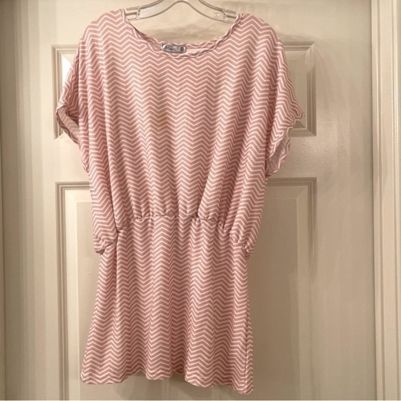Nwt Aimee Pink & White Zig-Zag Short Cape Sleeve Knit Top Size 22W (P12) - Picture 3 of 6